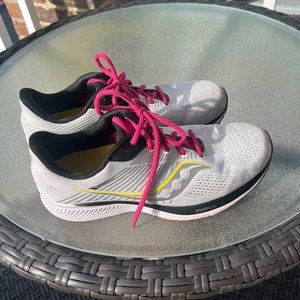 Saucony Guide 14 Running Shoe - alloy/cherry